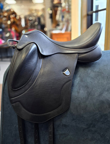 Used *Like New* Bates Artiste Dressage - Size 1 Adj. XW